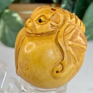Boxwood Carved Pi Xiu Ball Netsuke Statue Chinese Wealth Amulet Pendant Decor